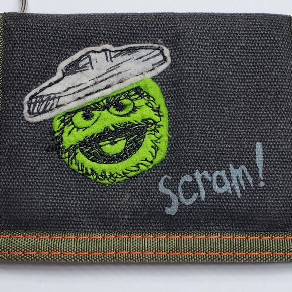 Sesame Street Oscar the Grouch Scram! Bifold Wallet 2005 - Picture 2 of 4